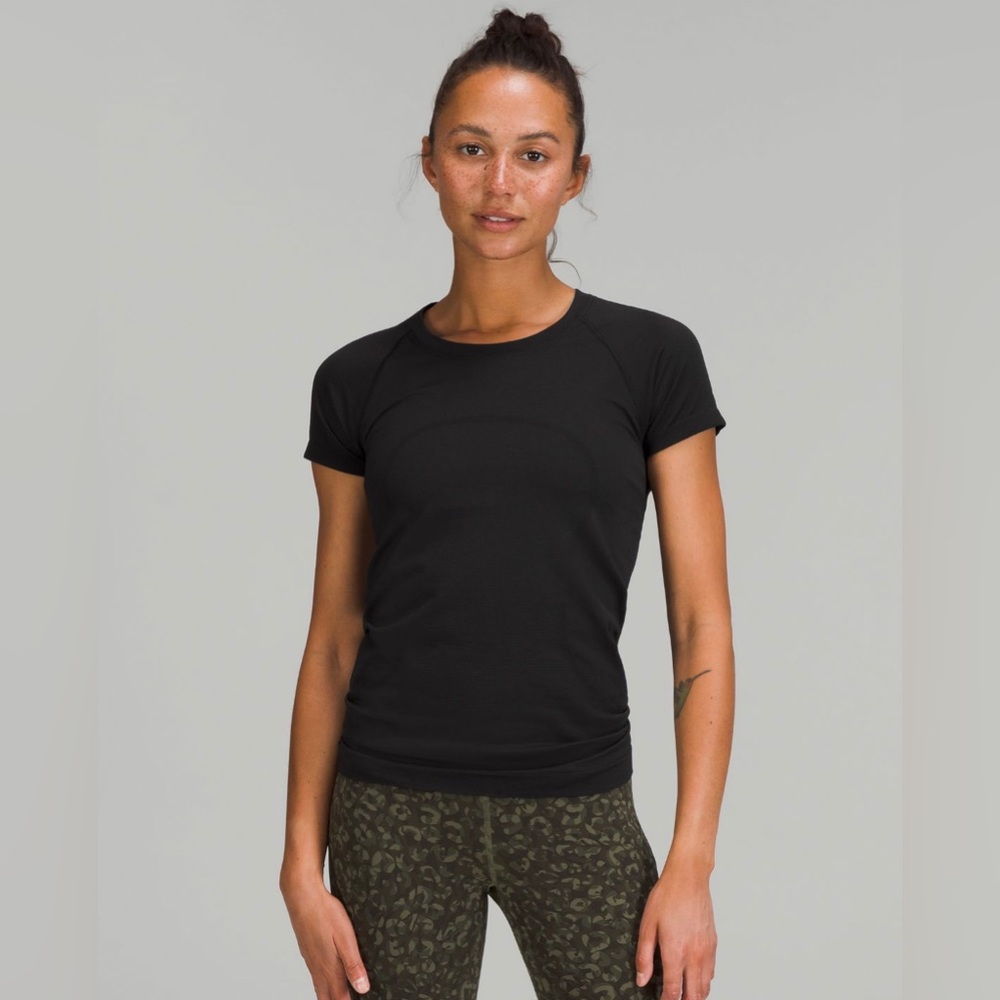 lululemon tee
